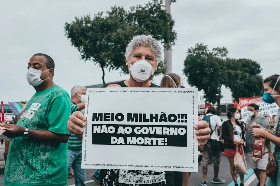 Brazil's Government Blocks Labor Package as Strikes Loom