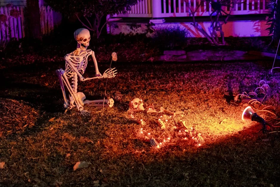 Brother Brings Sister's Skeleton to Bank in India — Sparks Economic Debate