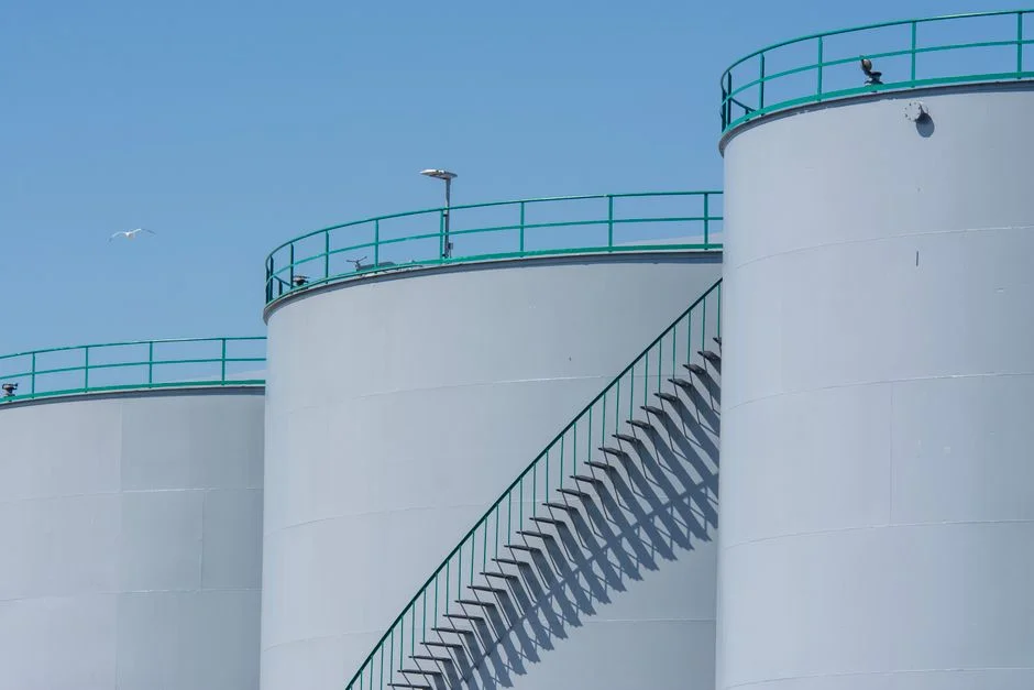 China Cuts Oil Purchases — Yet Still Dictates Global Price Movements — Politics Governance