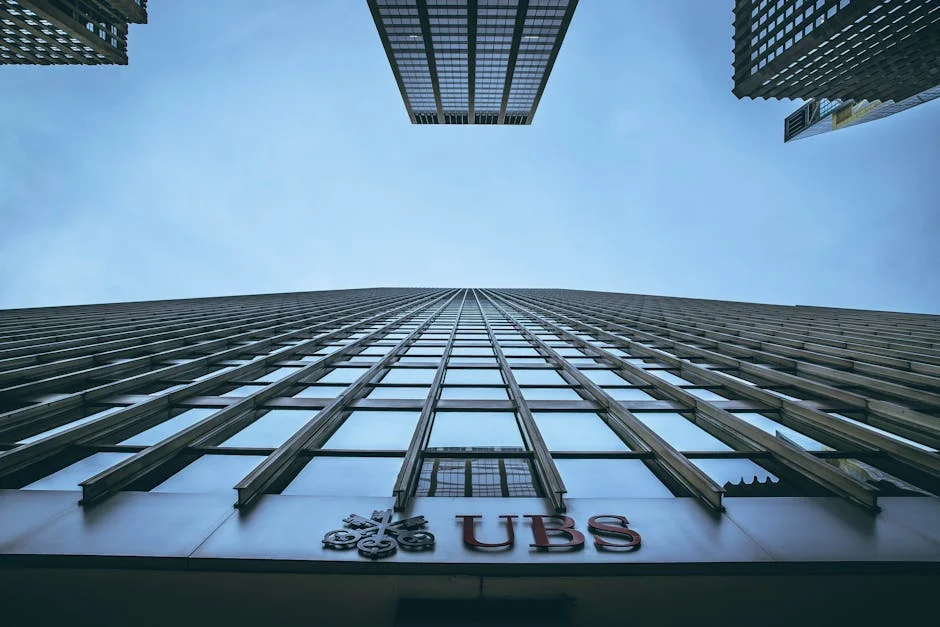 DBS, OCBC Surge to Records as Singapore Banks Dominate STI Rally