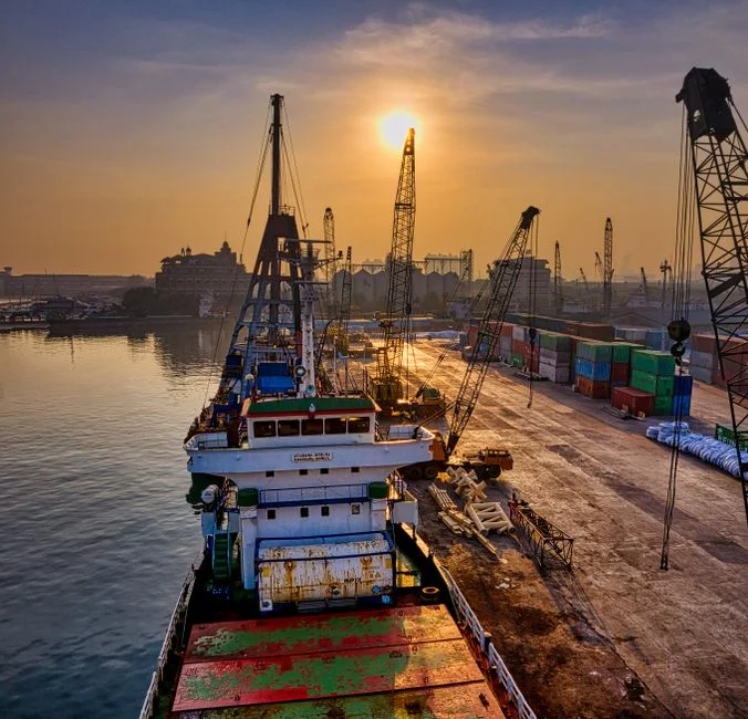 Indonesia's Six-Year Trade Run Ends — Markets Brace for Impact — Economy Business