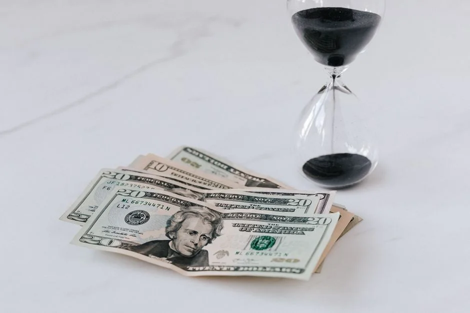 Oil Marketing Companies Snap Up Dollars Again — Currency Markets Feel the Heat — Economy Business