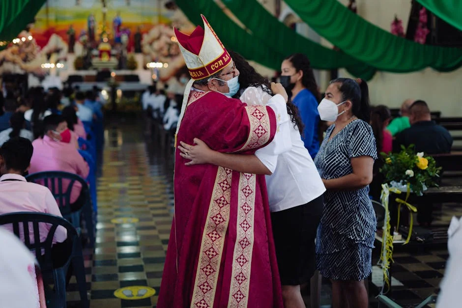 Pope Francis Arrives in Equatorial Guinea Amid Economic Uncertainty — Economy Business
