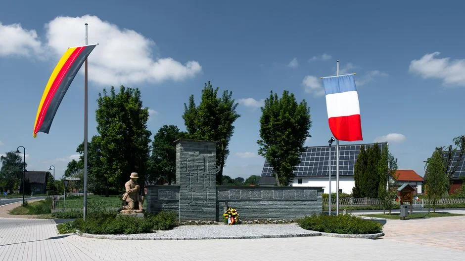 Russia Accuses UK, Germany and France of Ukraine Arms Sales Hypocrisy — Culture Arts